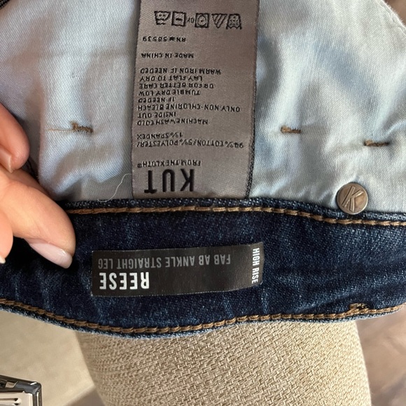 KUT From the Kloth Jeans. Size 6 - Picture 4 of 4